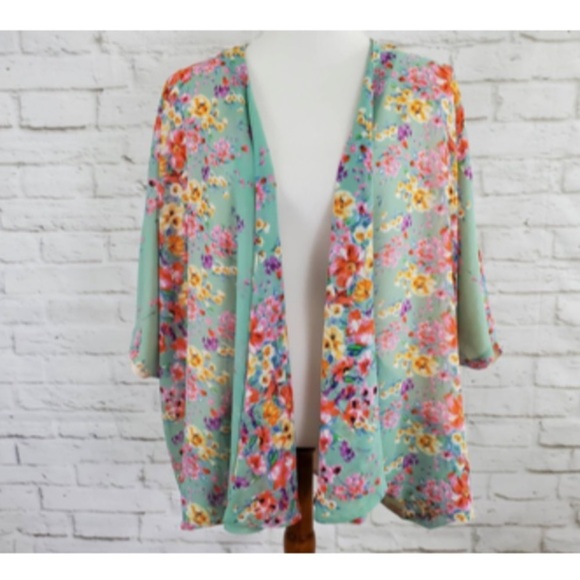 Lovers + Friends small floral kimono - Picture 2 of 12